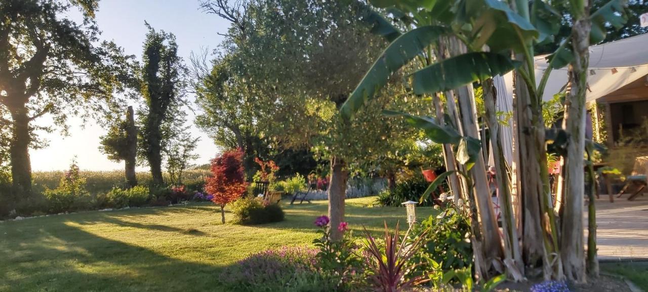 L'Oustaou Du Bodo Bed and Breakfast Ambon Εξωτερικό φωτογραφία